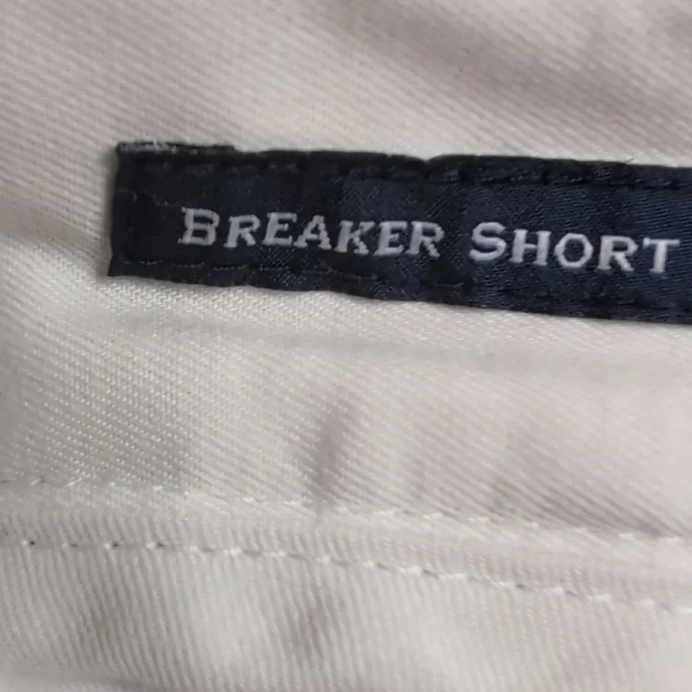 Vineyard Vines Cotton Breaker Short Embroidered American Flag Whales Size 35